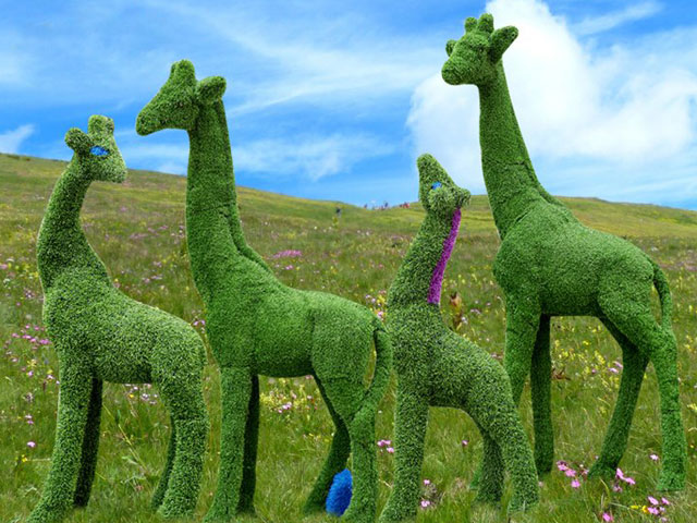 Whimsical Wildlife — FRP Flocking Elephant & Giraffe Sculptures for Interactive Children’s Zoo - 3