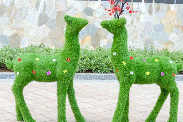 Gentle Grace — FRP Flocking Spotted Deer Sculptures for Luxury Garden Resort