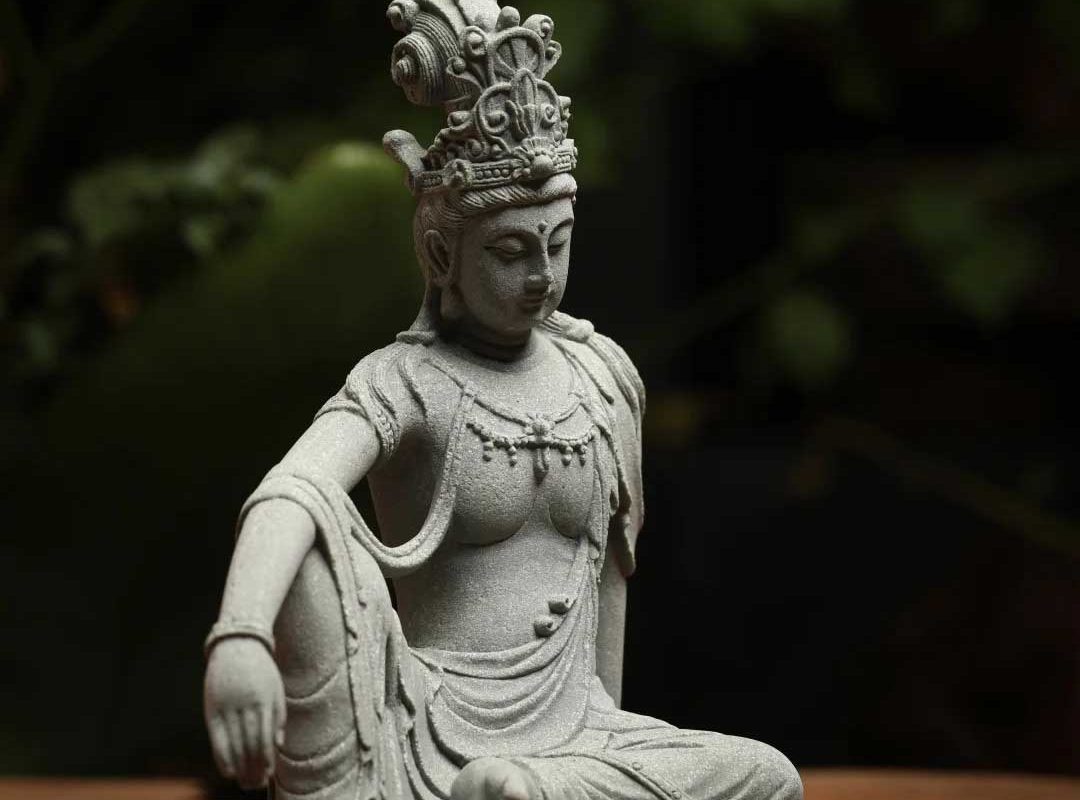 Bluestone Water-Moon Guanyin (Avalokiteshvara) Courtyard Landscape Sculpture - 2