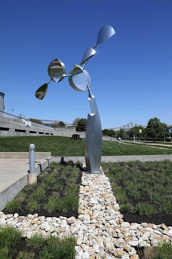 How to Commission a Custom Outdoor Sculpture: Step-by-Step