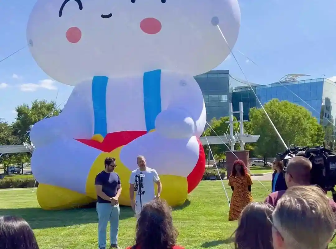 Giant Cloud Inflatable Sculpture - 4