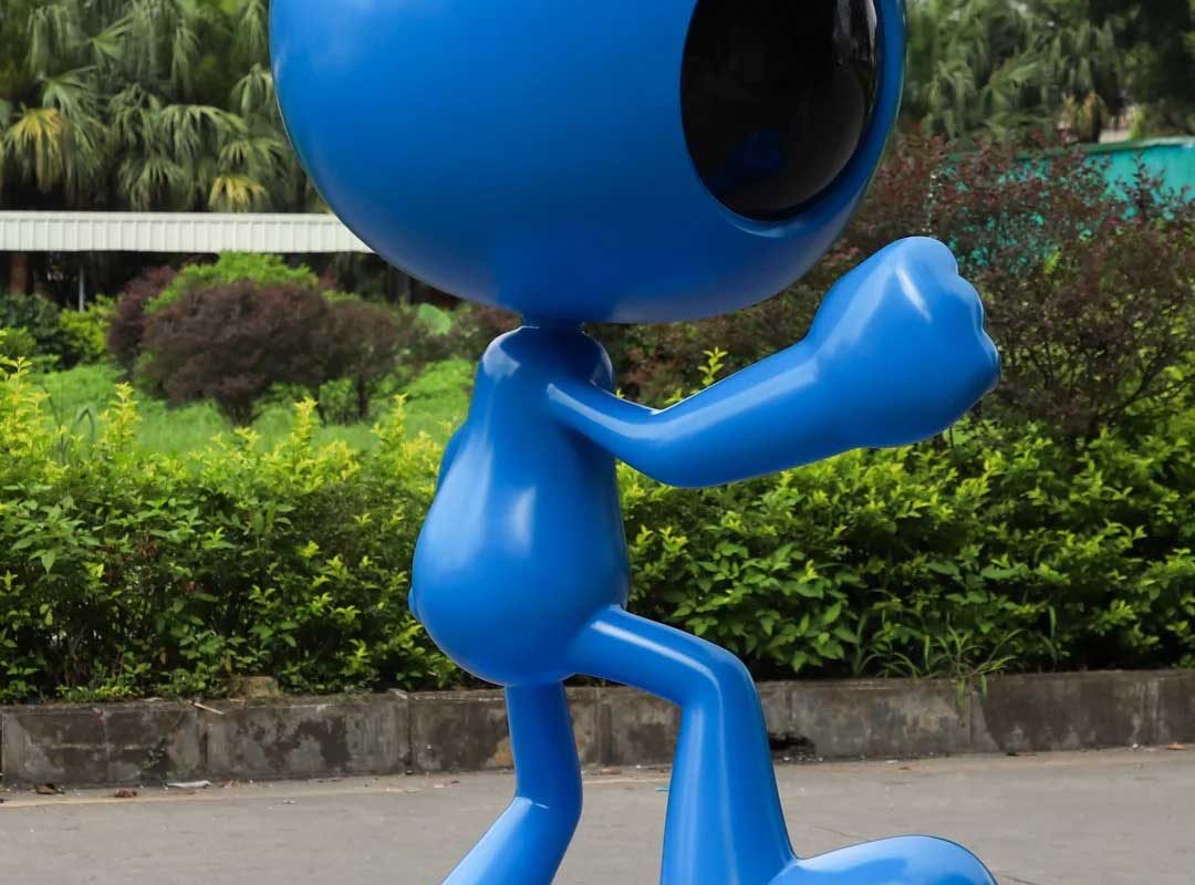 Installation of the “Klein Blue Vitality” Mascot IP Sculpture - 4