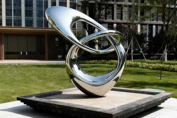 The Liquid Galaxy – Luxury Residential Landscape Sculpture