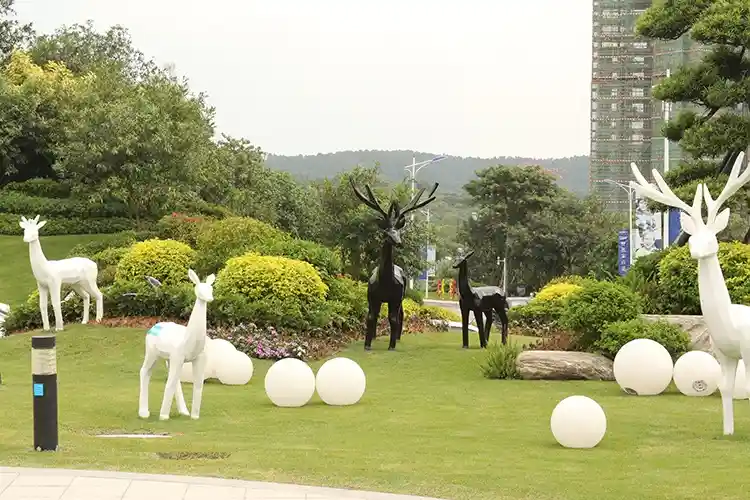Serene White Deer — Pure Color FRP Animal Sculpture Set for Residential Park - 1