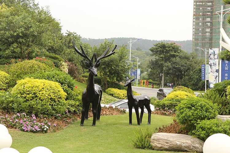 Serene White Deer — Pure Color FRP Animal Sculpture Set for Residential Park - 6