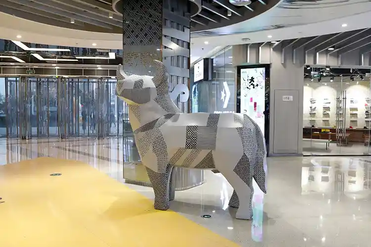 Faceted Canine — Abstract Geometric FRP Dog Sculpture for Modern Commercial Plaza - 3