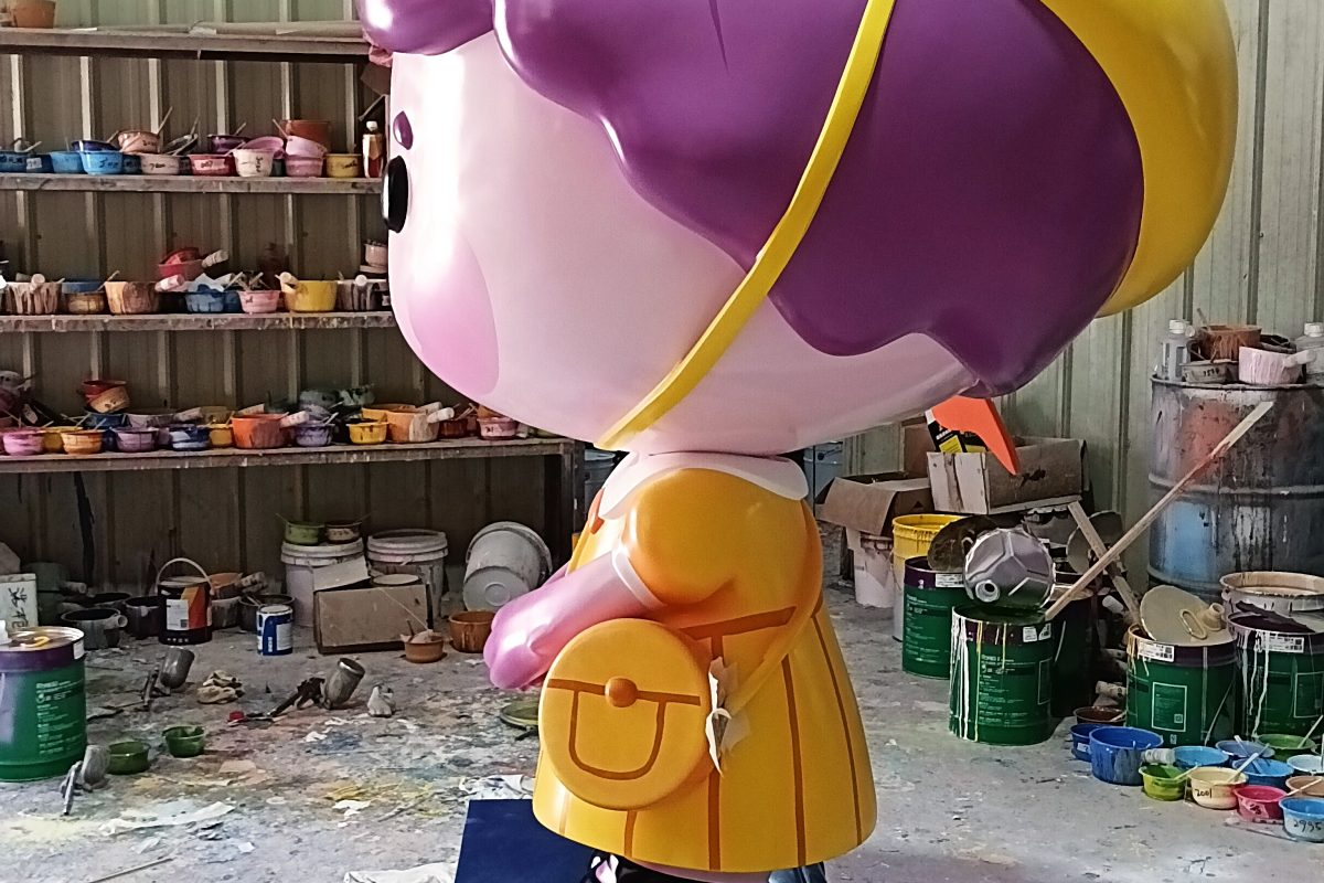 Adorable Ah Zhong Girl — Custom Charming FRP Girl Sculpture for Shopping Mall Displays - 7