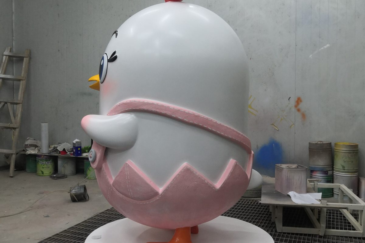 Cartoon Chicken Kai Ai — Adorable FRP Chicken Sculptures for Events and Displays - 2