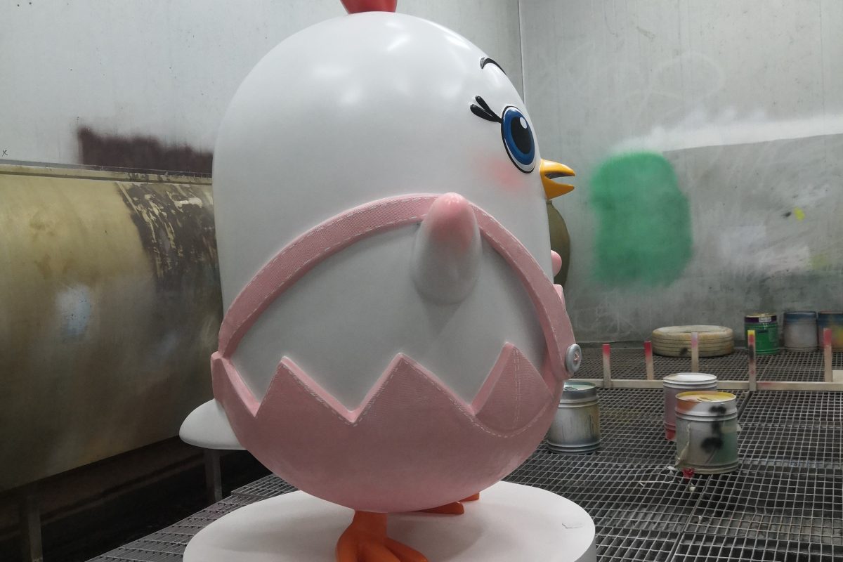 Cartoon Chicken Kai Ai — Adorable FRP Chicken Sculptures for Events and Displays - 3