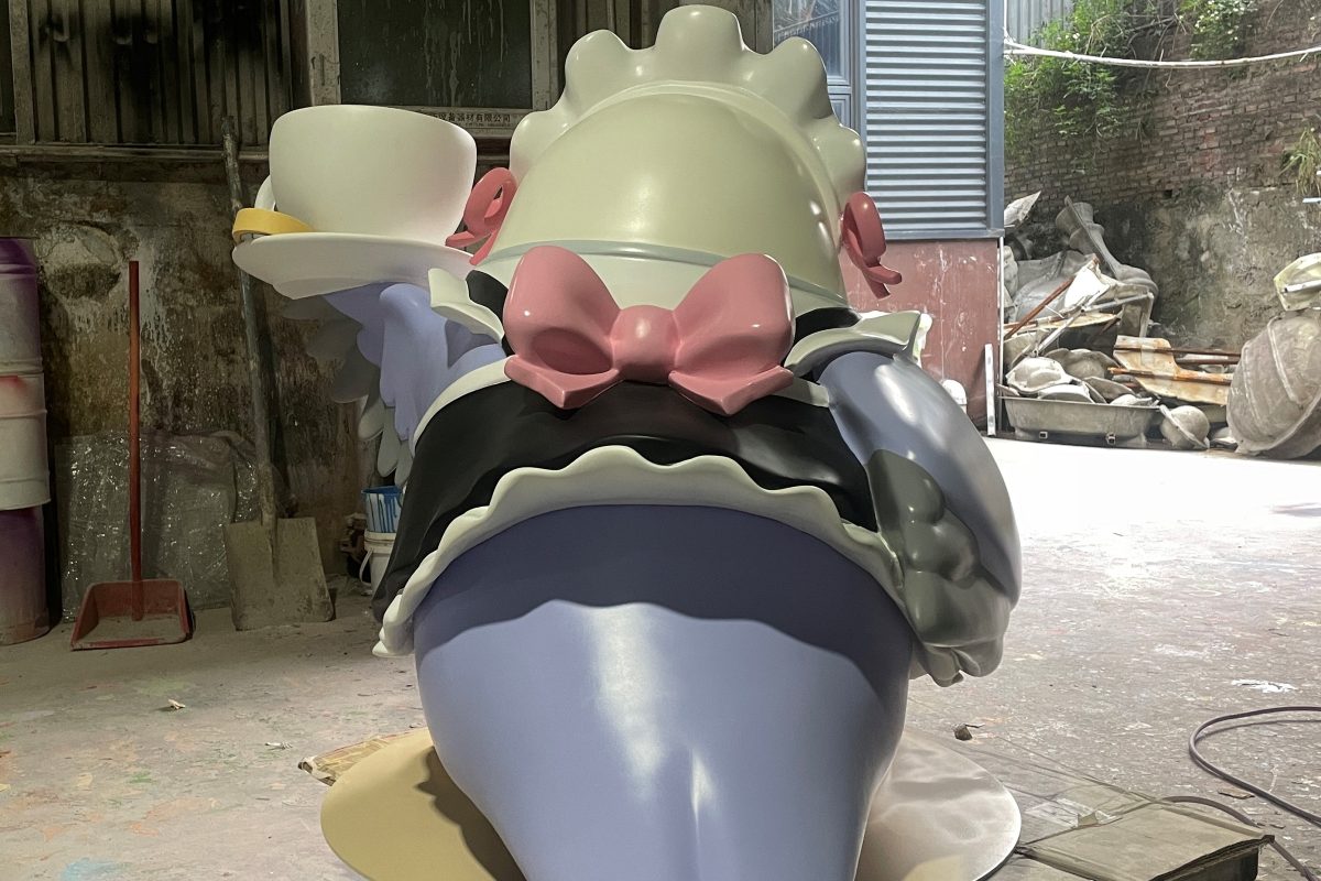 Trendy Cartoon Chicken — Stylish FRP Chicken Sculptures for Displays and Decor - 4