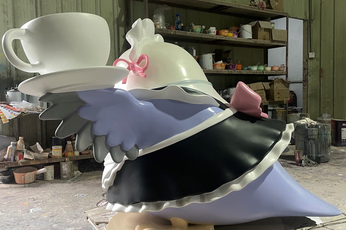 Trendy Cartoon Chicken — Stylish FRP Chicken Sculptures for Displays and Decor - 5