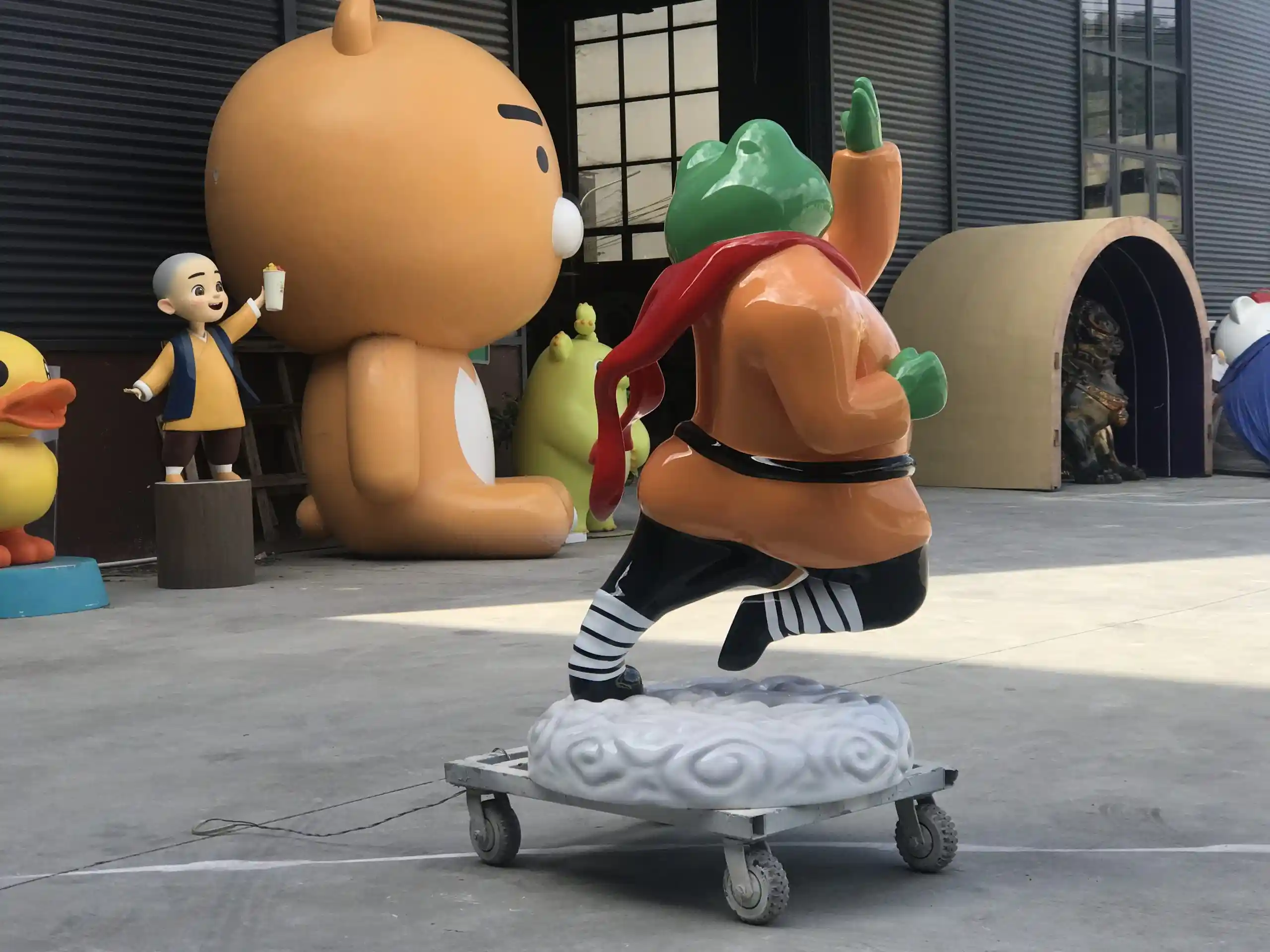 Small Workshop vs Large Factory: Choosing the Right Sculpture Partner