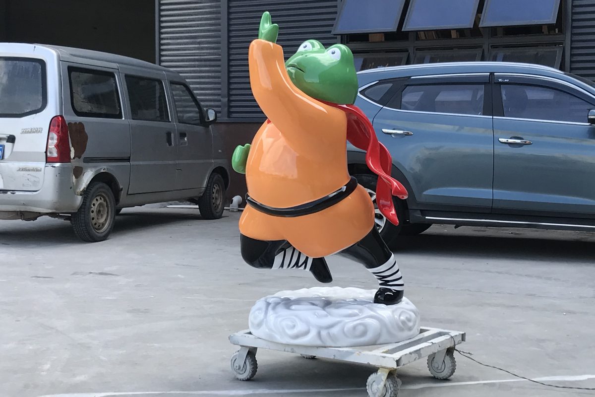 Cartoon Frog — Playful FRP Frog Mascot Sculpture for Hotpot Restaurant Entrance - 6