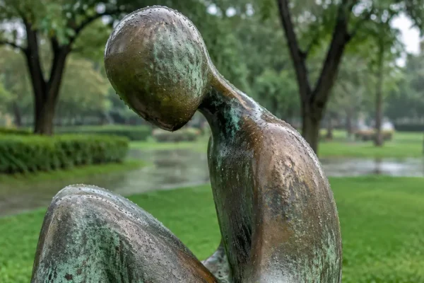 How Long Do Outdoor Sculptures Last? Material-by-Material Lifespan Guide
